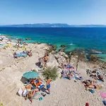 Awesome Home In Labin With House Sea View בית נופש