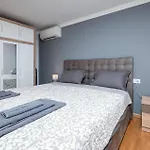 Awesome Home In Labin With House Sea View בית נופש לאבין