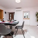 Awesome Home In Labin With House Sea View לאבין