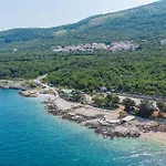 Awesome Home In Labin With House Sea View בית נופש